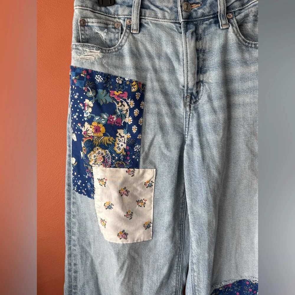 American Eagle Outfitters Light Wash Straight-Leg Jeans with Blue Floral Patches - Picture 2 of 6